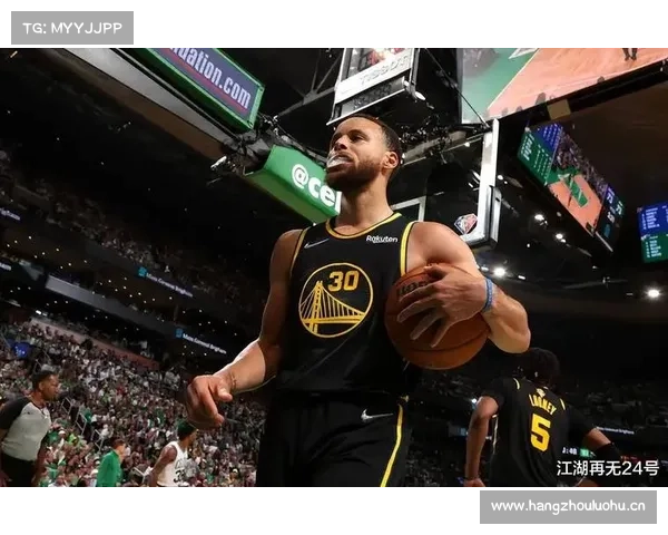 NBA总决赛第六场最新赛况:骑士100:87勇士 库里六犯离场 NBA总决赛第六场最新赛况:骑士100:87勇士 库里六犯离场